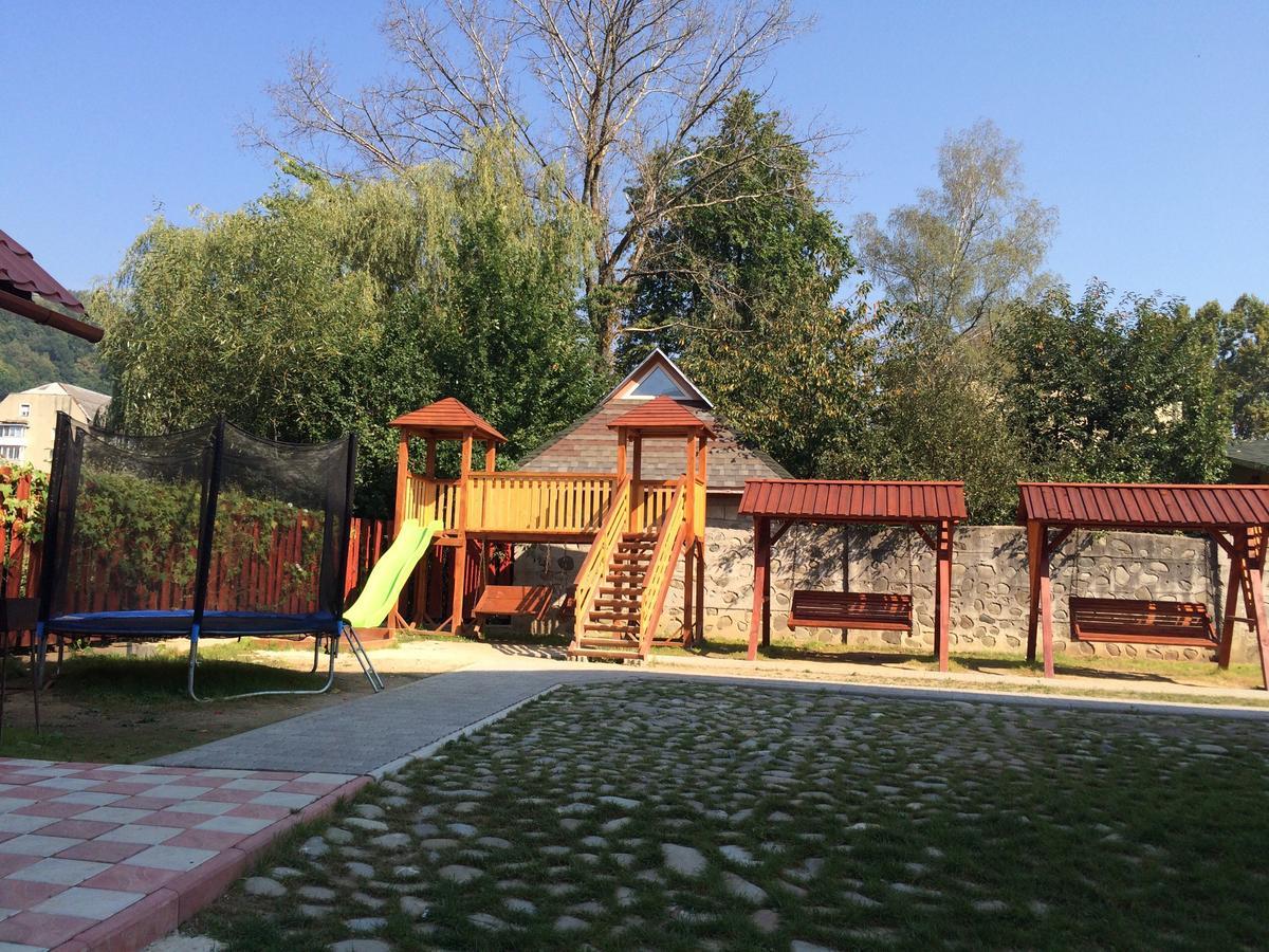 Dream Hostel Carpathians Rakhiv Exterior foto